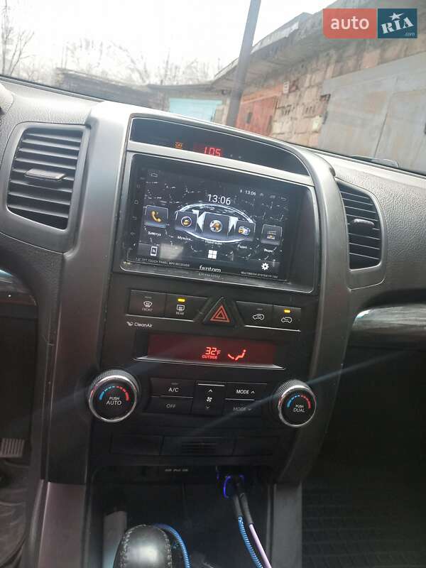 Позашляховик / Кросовер Kia Sorento 2011 в Кам'янському