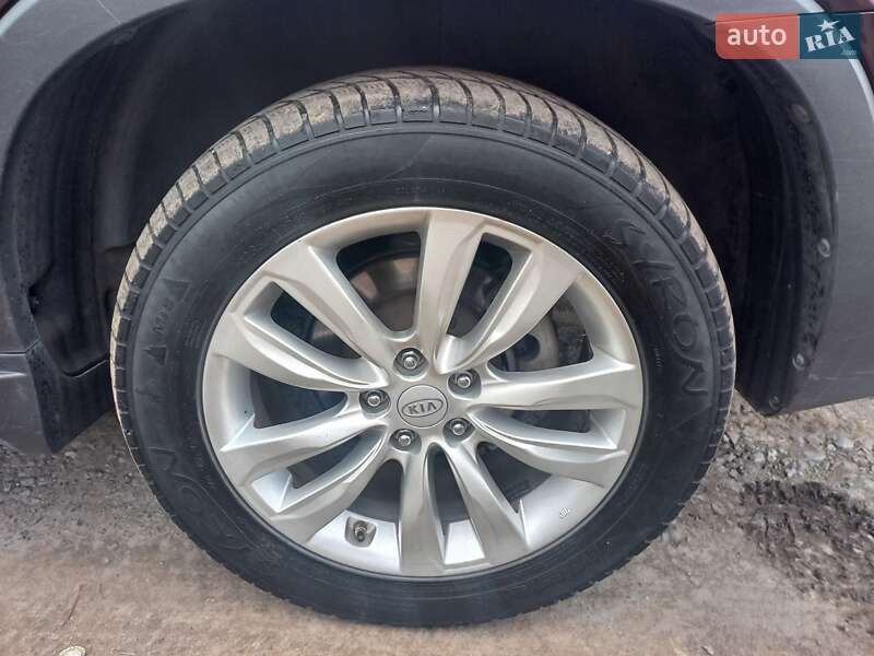 Позашляховик / Кросовер Kia Sorento 2011 в Кам'янському