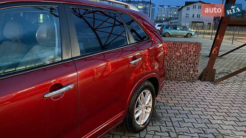 Позашляховик / Кросовер Kia Sorento 2014 в Івано-Франківську