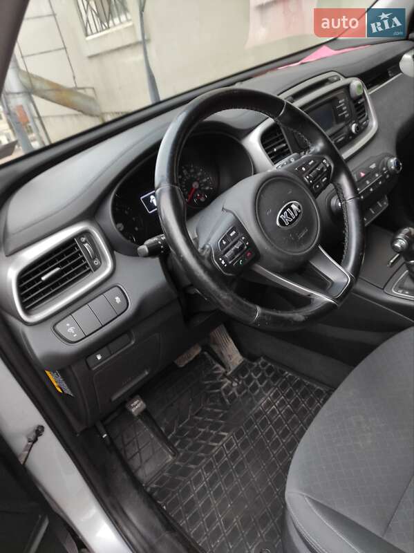 Внедорожник / Кроссовер Kia Sorento 2015 в Днепре