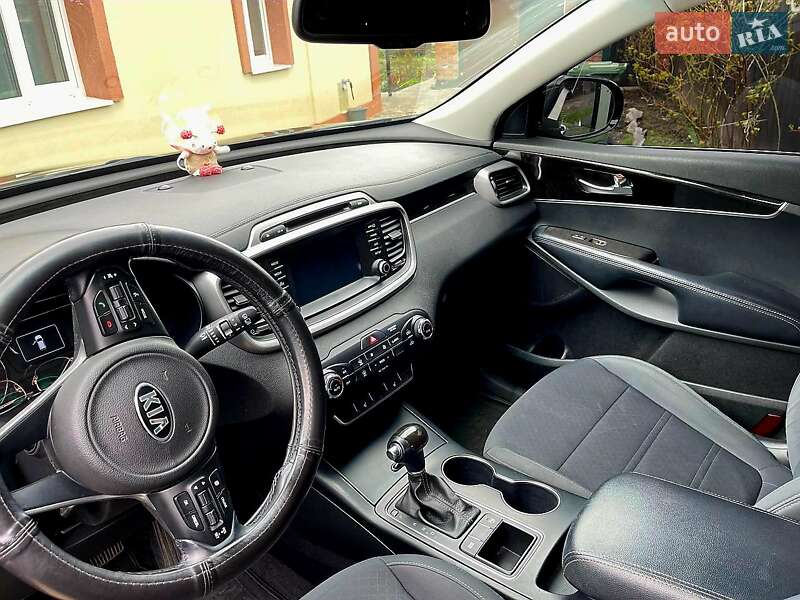 Внедорожник / Кроссовер Kia Sorento 2016 в Полтаве
