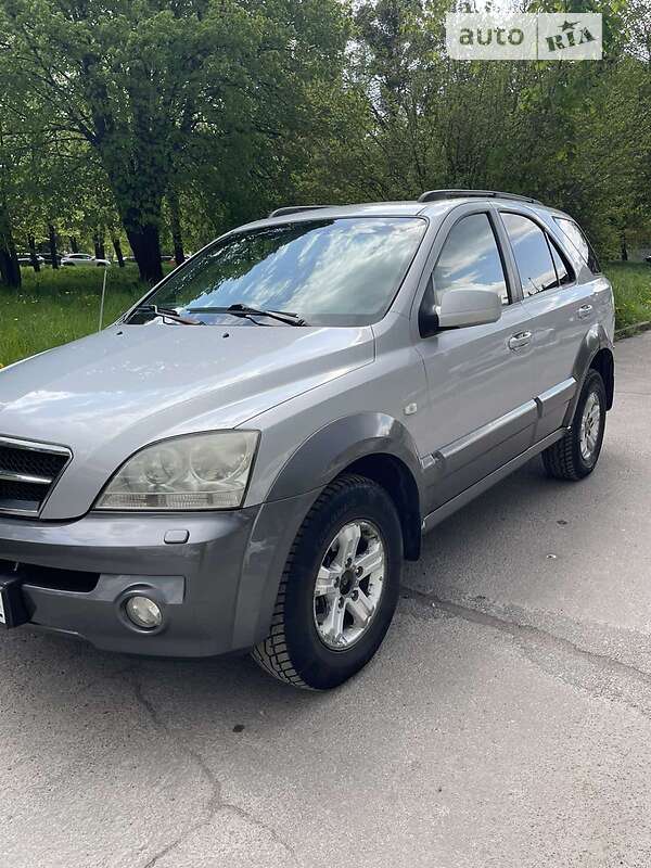 Внедорожник / Кроссовер Kia Sorento 2005 в Ровно