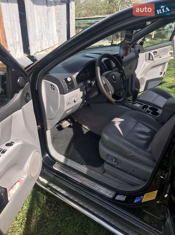 Внедорожник / Кроссовер Kia Sorento 2005 в Ивано-Франковске