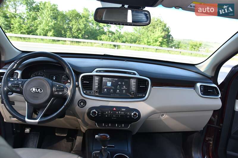Внедорожник / Кроссовер Kia Sorento 2016 в Чорткове