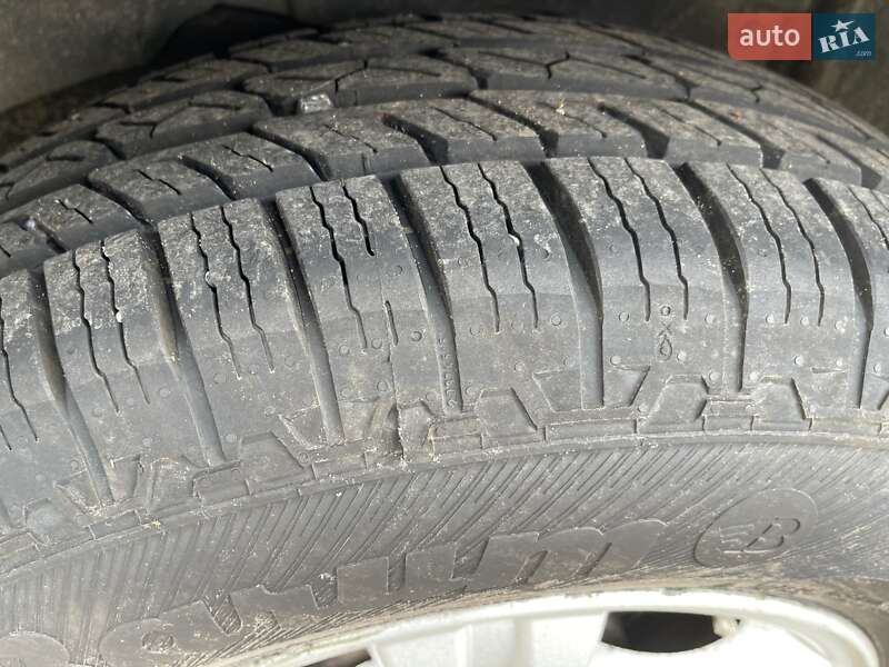 Внедорожник / Кроссовер Kia Sorento 2003 в Кривом Роге
