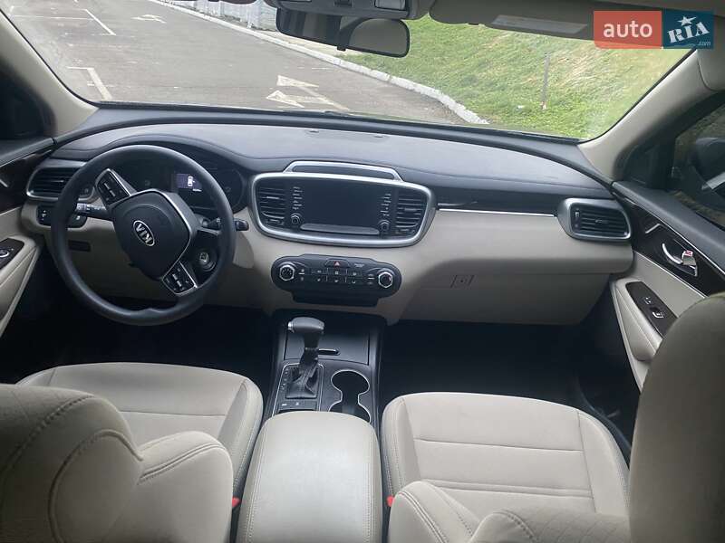 Позашляховик / Кросовер Kia Sorento 2019 в Львові