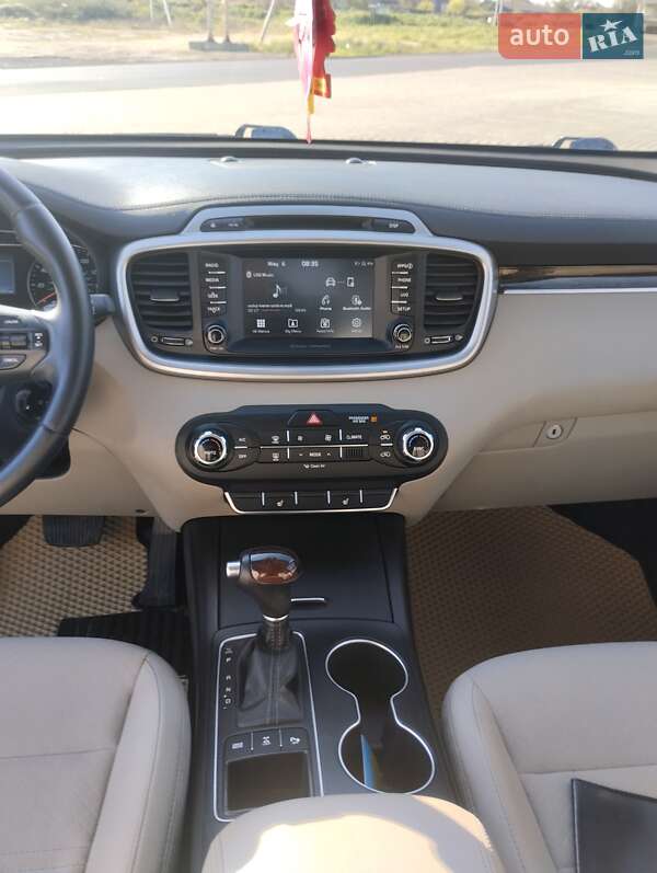 Позашляховик / Кросовер Kia Sorento 2016 в Одесі