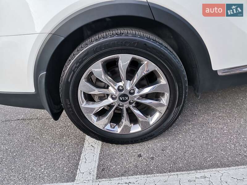 Позашляховик / Кросовер Kia Sorento 2017 в Києві
