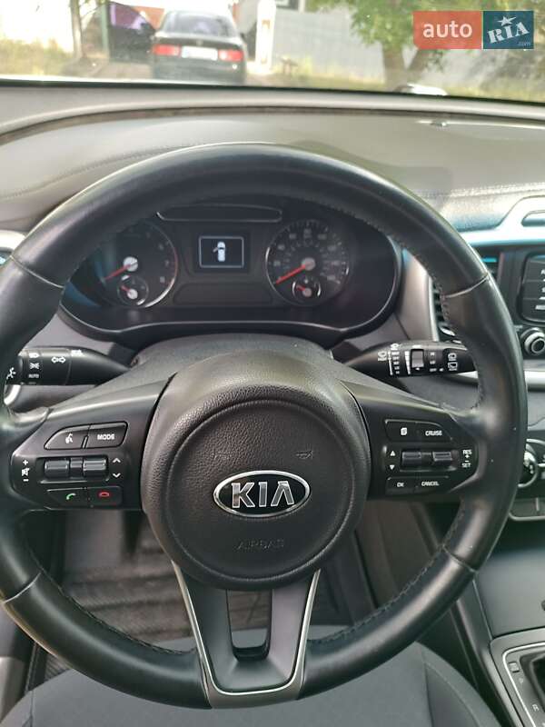 Позашляховик / Кросовер Kia Sorento 2016 в Южноукраїнську