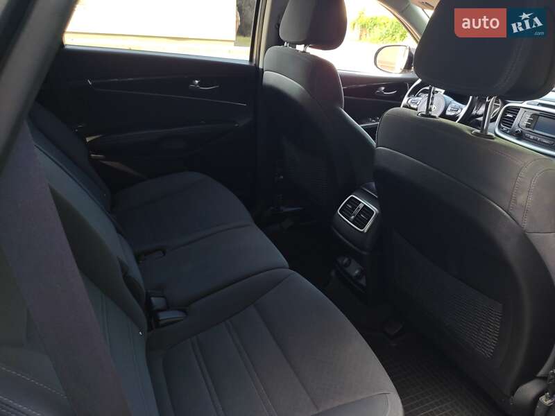 Позашляховик / Кросовер Kia Sorento 2016 в Кам'янець-Подільському