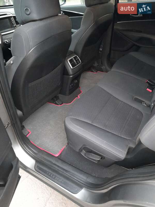 Позашляховик / Кросовер Kia Sorento 2017 в Кривому Розі фото 5 Позашляховик / Кросовер Kia Sorento 2017 в Кривому Розі