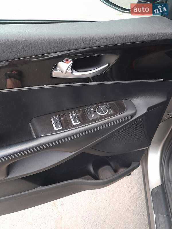 Позашляховик / Кросовер Kia Sorento 2017 в Кривому Розі фото 8 Позашляховик / Кросовер Kia Sorento 2017 в Кривому Розі