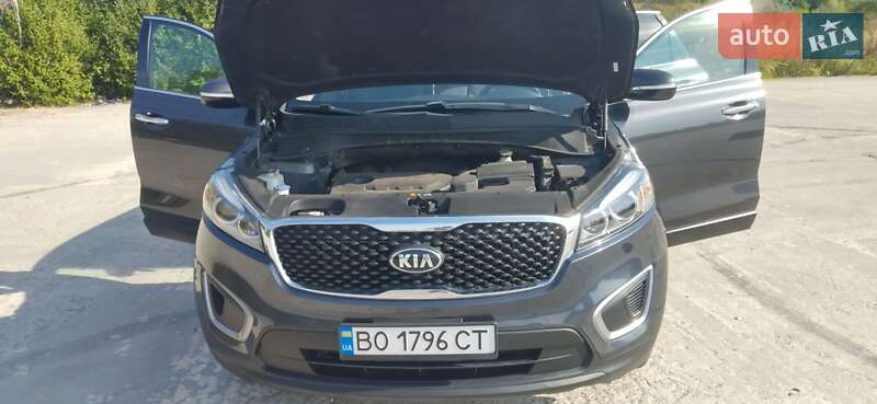 Позашляховик / Кросовер Kia Sorento 2015 в Ужгороді