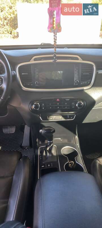 Внедорожник / Кроссовер Kia Sorento 2016 в Николаеве