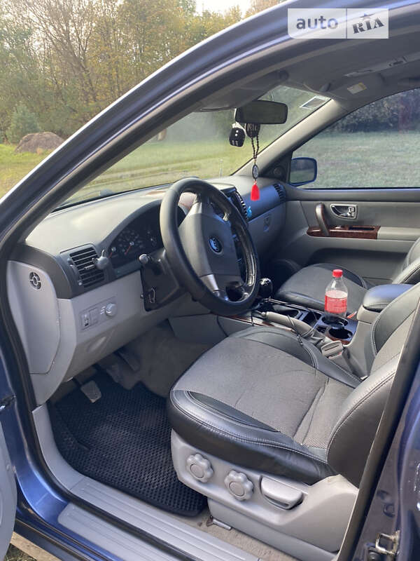 Внедорожник / Кроссовер Kia Sorento 2004 в Буске