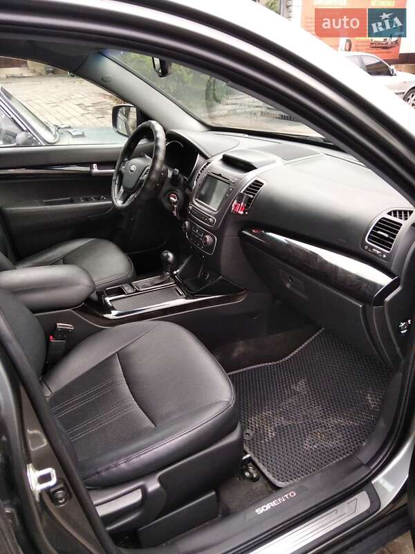 Позашляховик / Кросовер Kia Sorento 2013 в Харкові
