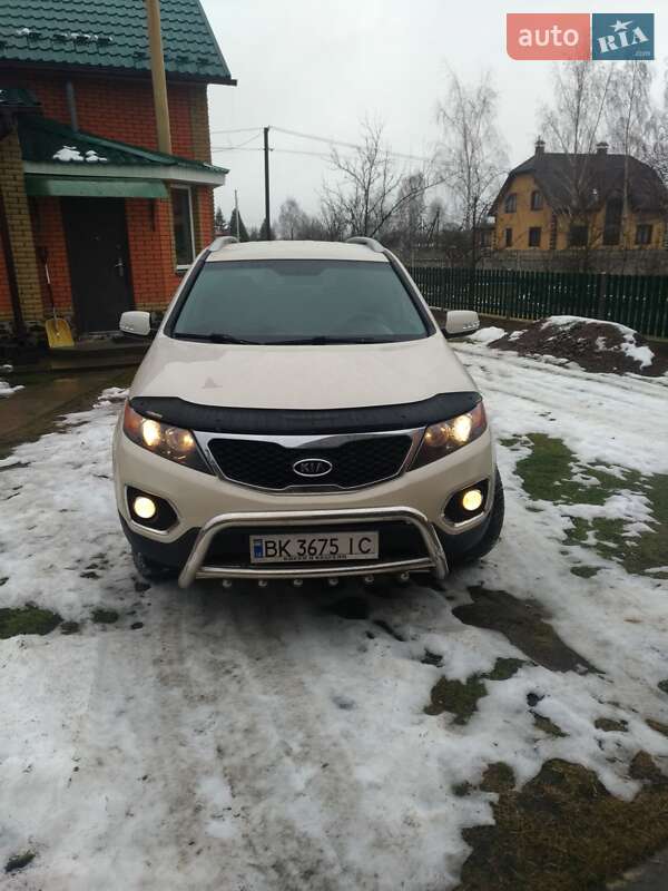 Внедорожник / Кроссовер Kia Sorento 2010 в Сарнах