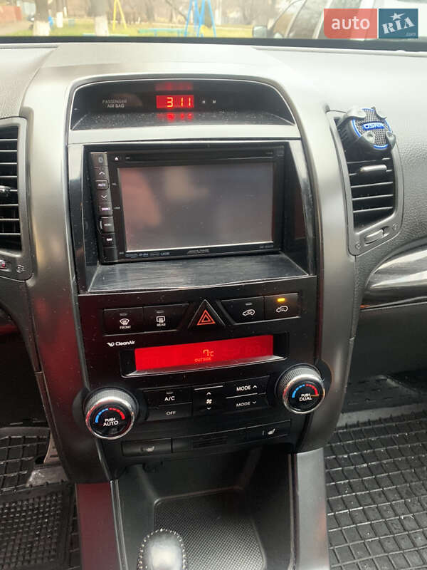 Позашляховик / Кросовер Kia Sorento 2010 в Чернівцях