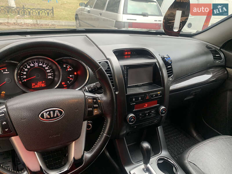 Позашляховик / Кросовер Kia Sorento 2010 в Чернівцях