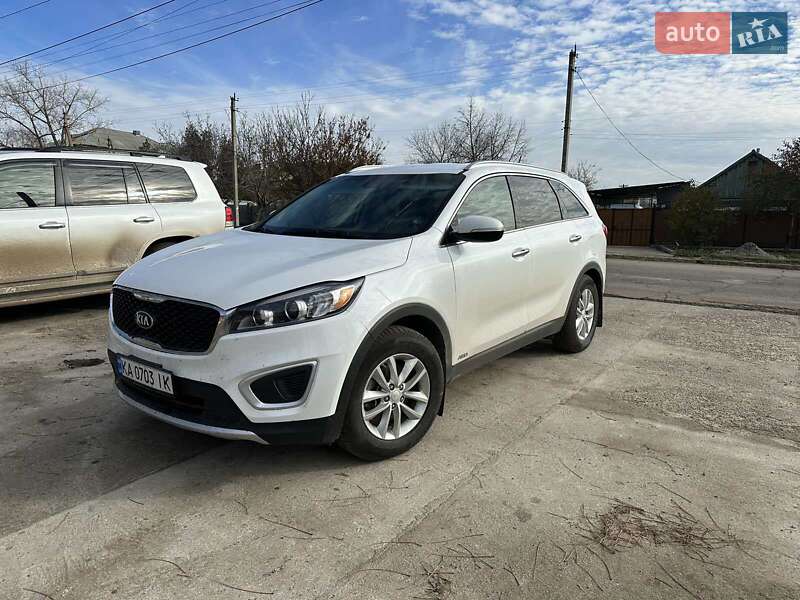 Позашляховик / Кросовер Kia Sorento 2015 в Веселиновому