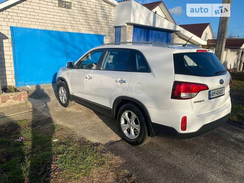Позашляховик / Кросовер Kia Sorento 2013 в Житомирі