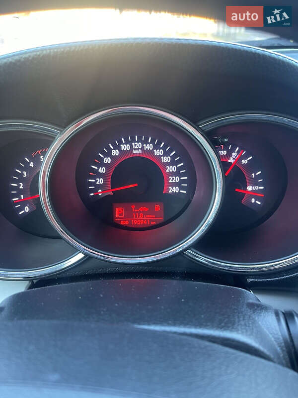 Позашляховик / Кросовер Kia Sorento 2011 в Кременчуці