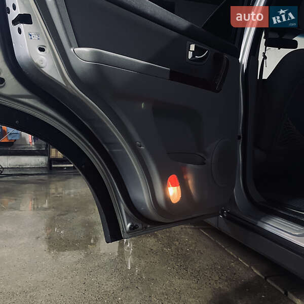 Позашляховик / Кросовер Kia Sorento 2004 в Чернівцях фото 12 Позашляховик / Кросовер Kia Sorento 2004 в Чернівцях