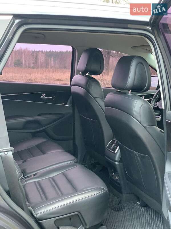 Внедорожник / Кроссовер Kia Sorento 2016 в Бородянке