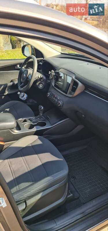 Внедорожник / Кроссовер Kia Sorento 2015 в Киеве
