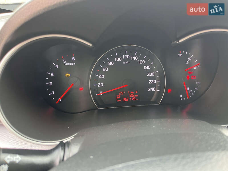 Позашляховик / Кросовер Kia Sorento 2013 в Гайсину