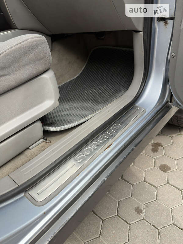 Внедорожник / Кроссовер Kia Sorento 2005 в Кременце