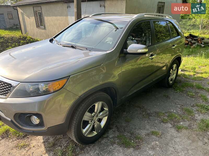 Внедорожник / Кроссовер Kia Sorento 2012 в 