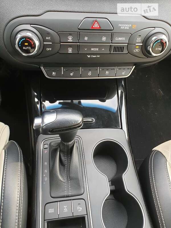 Позашляховик / Кросовер Kia Sorento 2015 в Києві