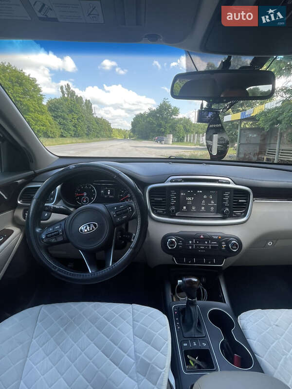 Внедорожник / Кроссовер Kia Sorento 2017 в Каменец-Подольском