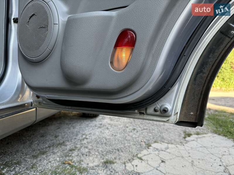 Позашляховик / Кросовер Kia Sorento 2006 в Борисполі фото 17 Позашляховик / Кросовер Kia Sorento 2006 в Борисполі