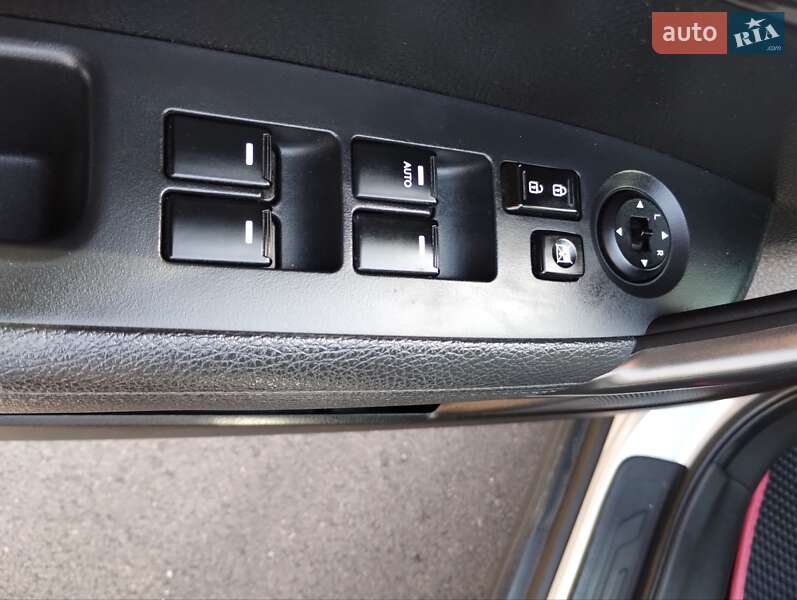 Внедорожник / Кроссовер Kia Sorento 2011 в Киеве