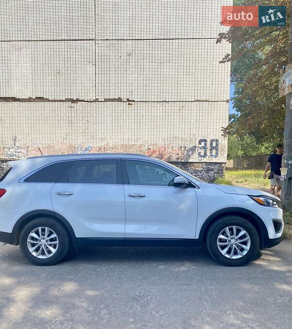 Позашляховик / Кросовер Kia Sorento 2015 в Кривому Розі