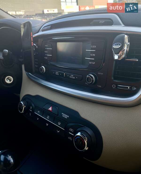 Позашляховик / Кросовер Kia Sorento 2015 в Кривому Розі