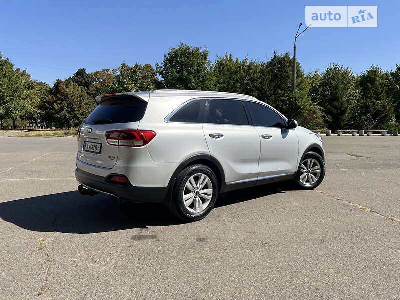 Позашляховик / Кросовер Kia Sorento 2016 в Києві