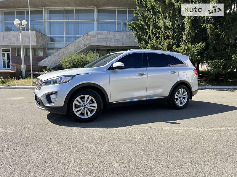 Позашляховик / Кросовер Kia Sorento 2016 в Києві