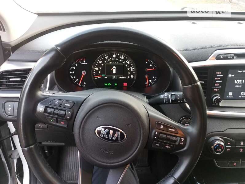 Позашляховик / Кросовер Kia Sorento 2016 в Києві фото 5 Позашляховик / Кросовер Kia Sorento 2016 в Києві