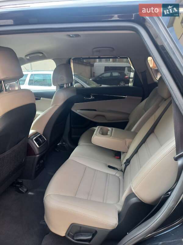 Позашляховик / Кросовер Kia Sorento 2016 в Івано-Франківську