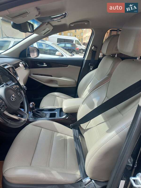 Позашляховик / Кросовер Kia Sorento 2016 в Івано-Франківську