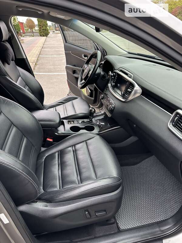 Позашляховик / Кросовер Kia Sorento 2017 в Тернополі