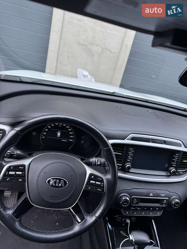 Внедорожник / Кроссовер Kia Sorento 2018 в Южноукраинске