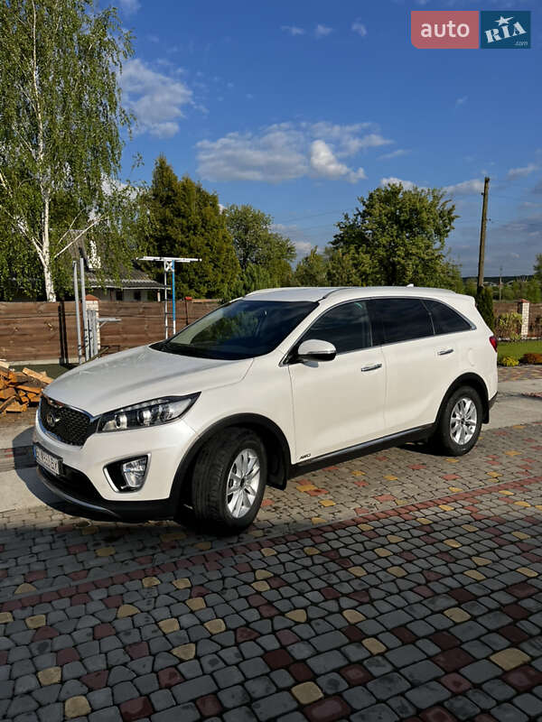 Позашляховик / Кросовер Kia Sorento 2016 в Вараші