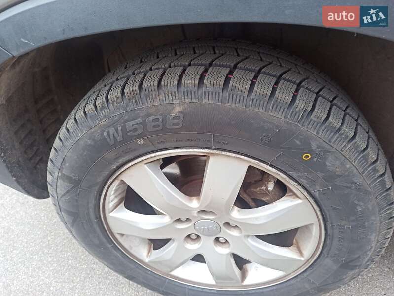 Внедорожник / Кроссовер Kia Sorento 2013 в Мироновке