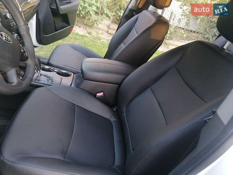 Внедорожник / Кроссовер Kia Sorento 2011 в Сторожинце