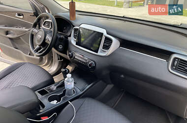 Внедорожник / Кроссовер Kia Sorento 2016 в 