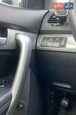 Внедорожник / Кроссовер Kia Sorento 2011 в 